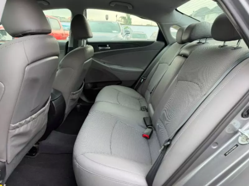 Hyundai Sonata   - 2013