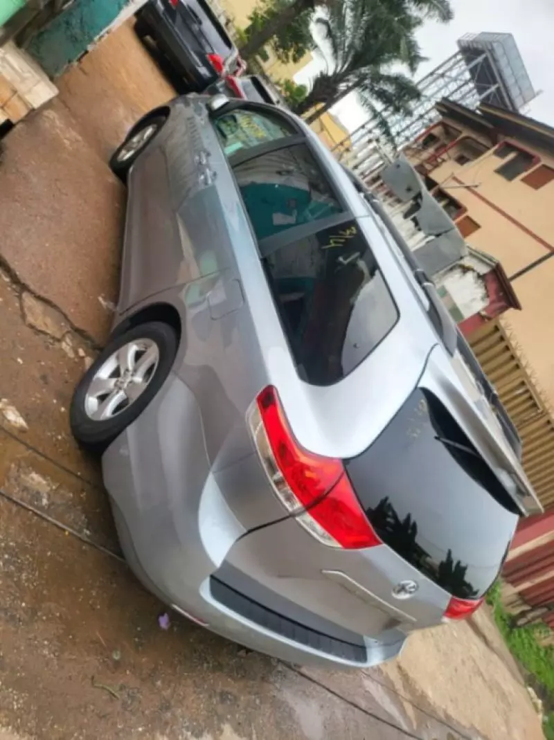 TOYOTA Sienna   - 2011