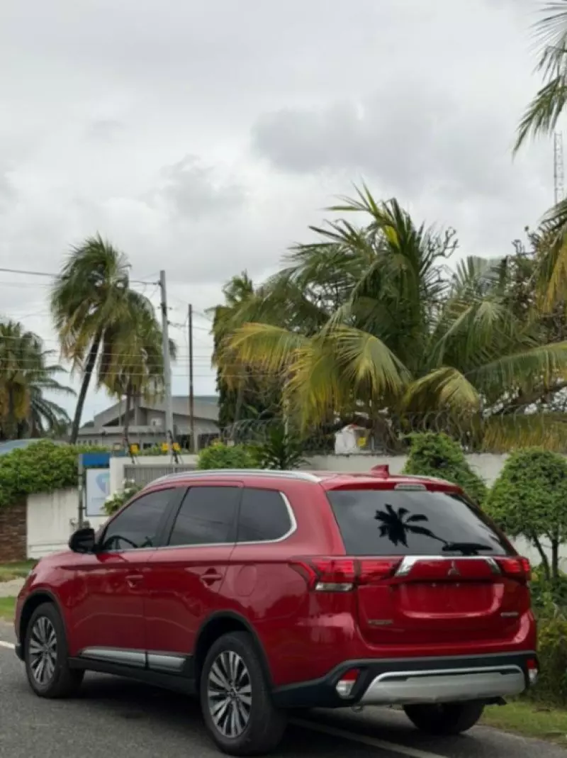 Mitsubishi OUTLANDER   - 2020