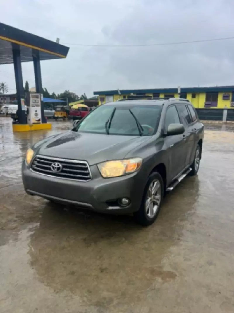 TOYOTA Highlander - 2010