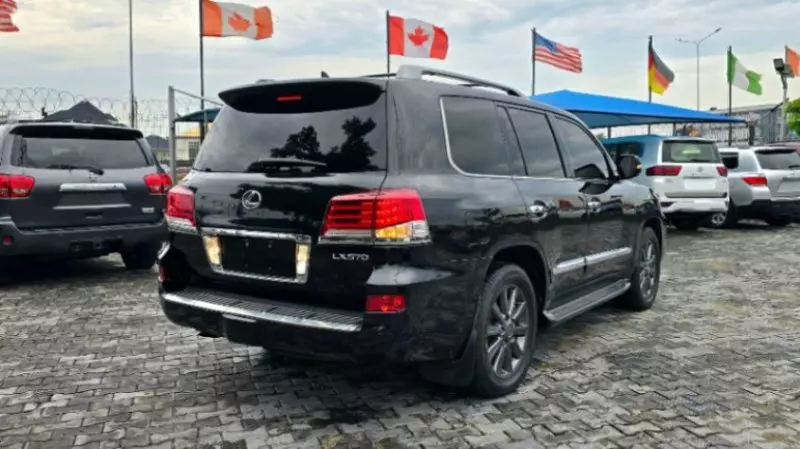 Lexus LX   - 2013