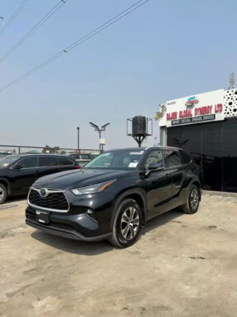 Toyota Highlander   - 2022