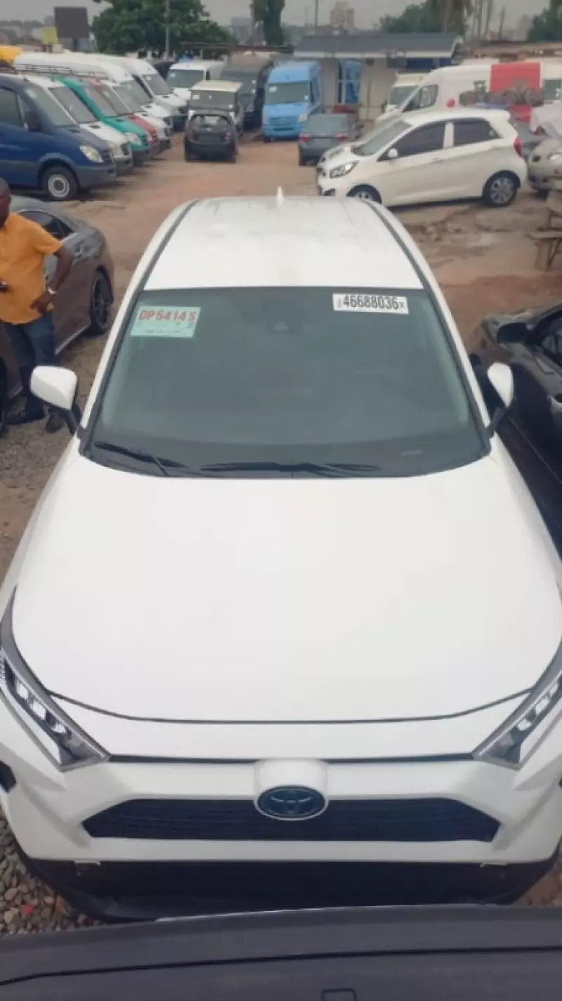 TOYOTA RAV 4   - 2023