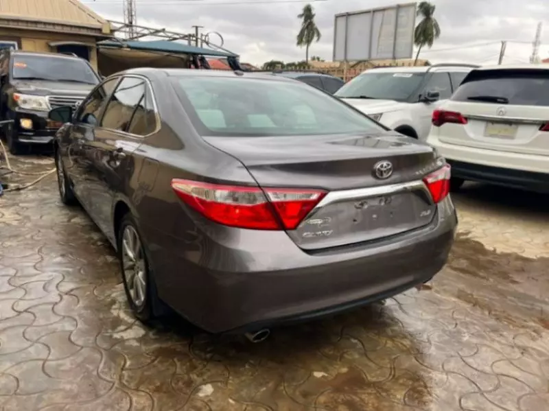 Toyota Camry   - 2015