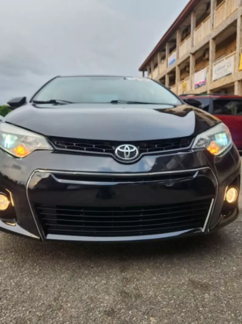 Toyota Corolla   - 2015