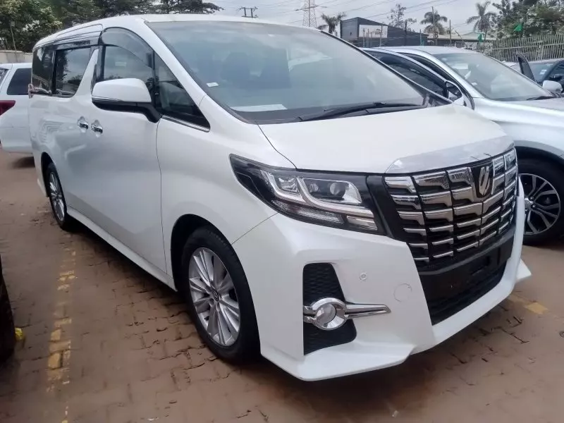 Toyota Alphard   - 2016
