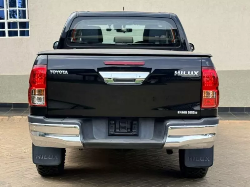 Toyota Hilux   - 2018