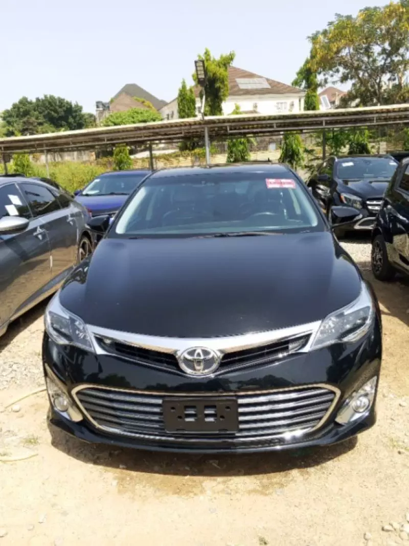 Toyota Avalon   - 2013