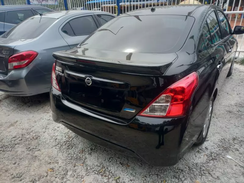 Nissan Versa   - 2015