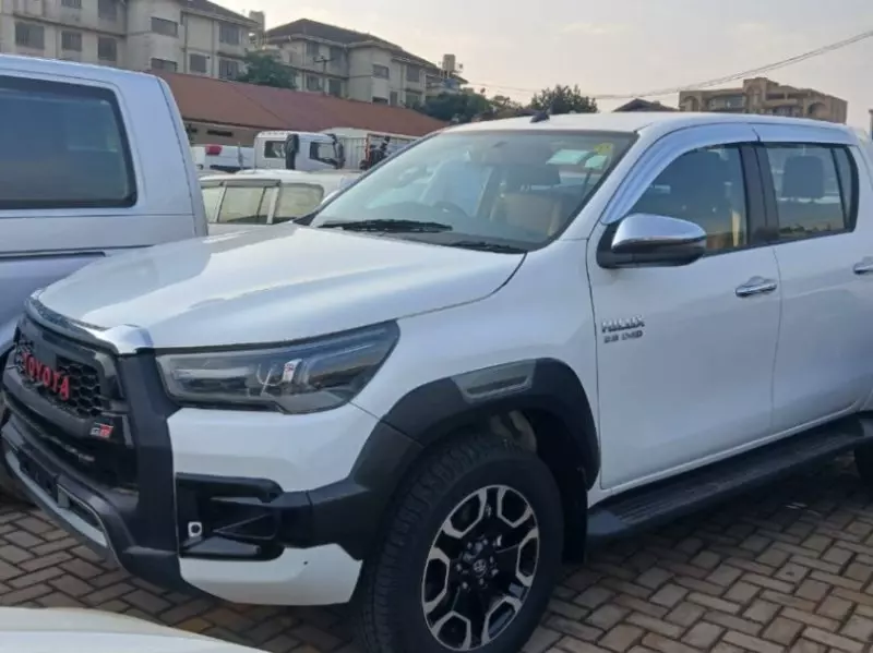 Toyota Hilux   - 2018