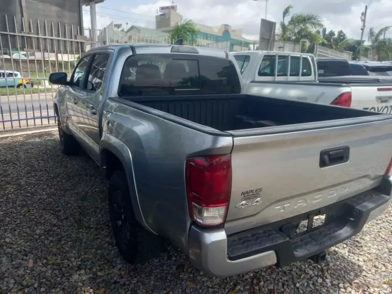 Toyota Tacoma   - 2021
