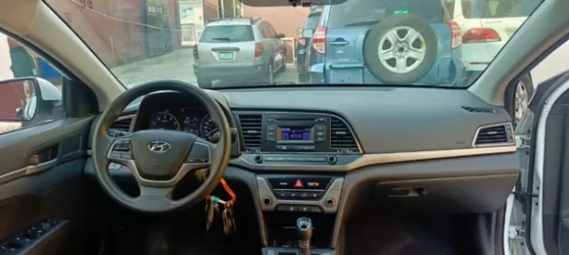 Hyundai Elantra - 2017