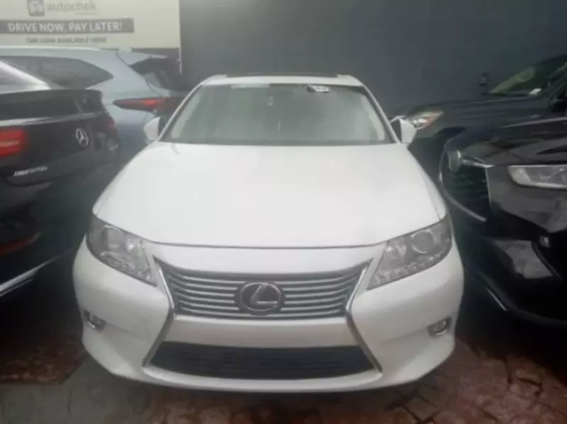 Lexus ES   - 2014