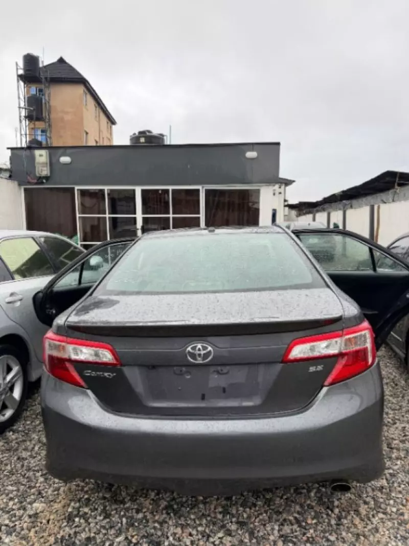 TOYOTA Camry   - 2012