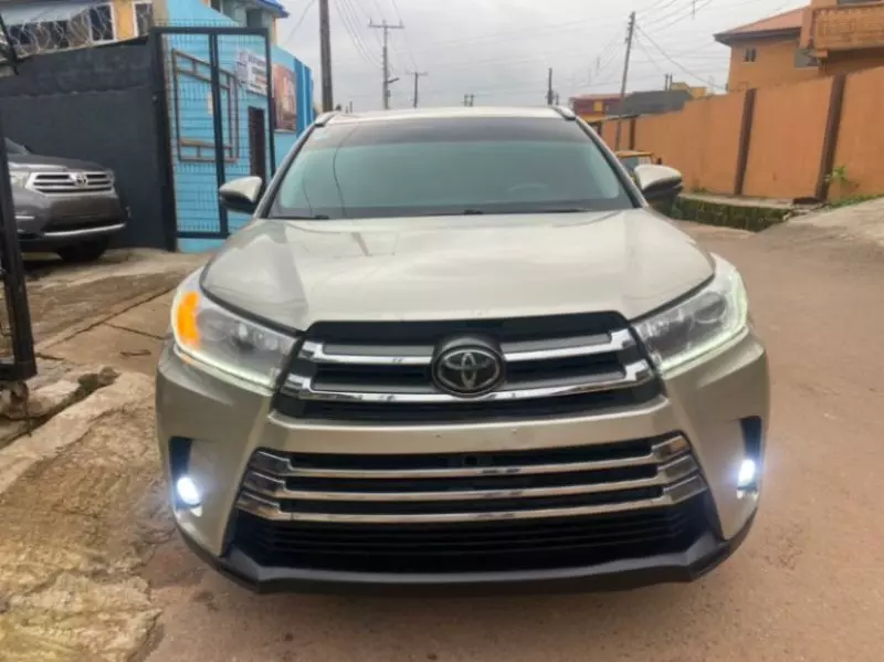 TOYOTA Highlander   - 2014