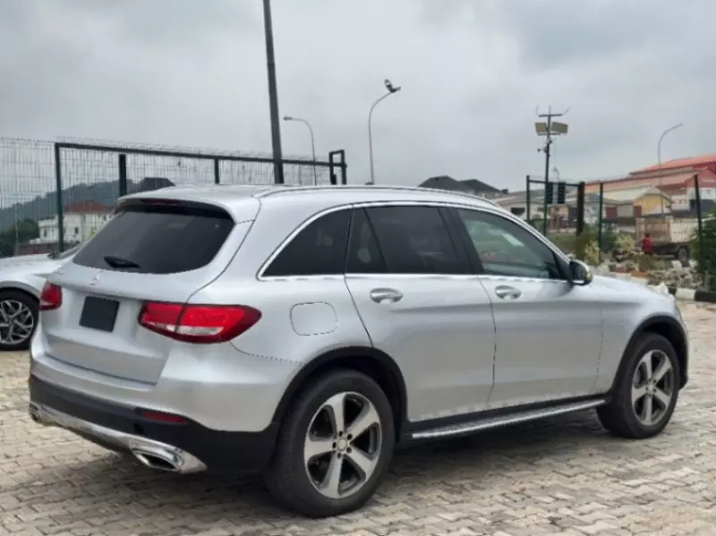 Mercedes-Benz GLC 300 - 2016