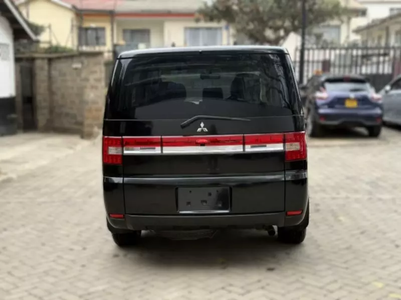 Mitsubishi Delica - 2019