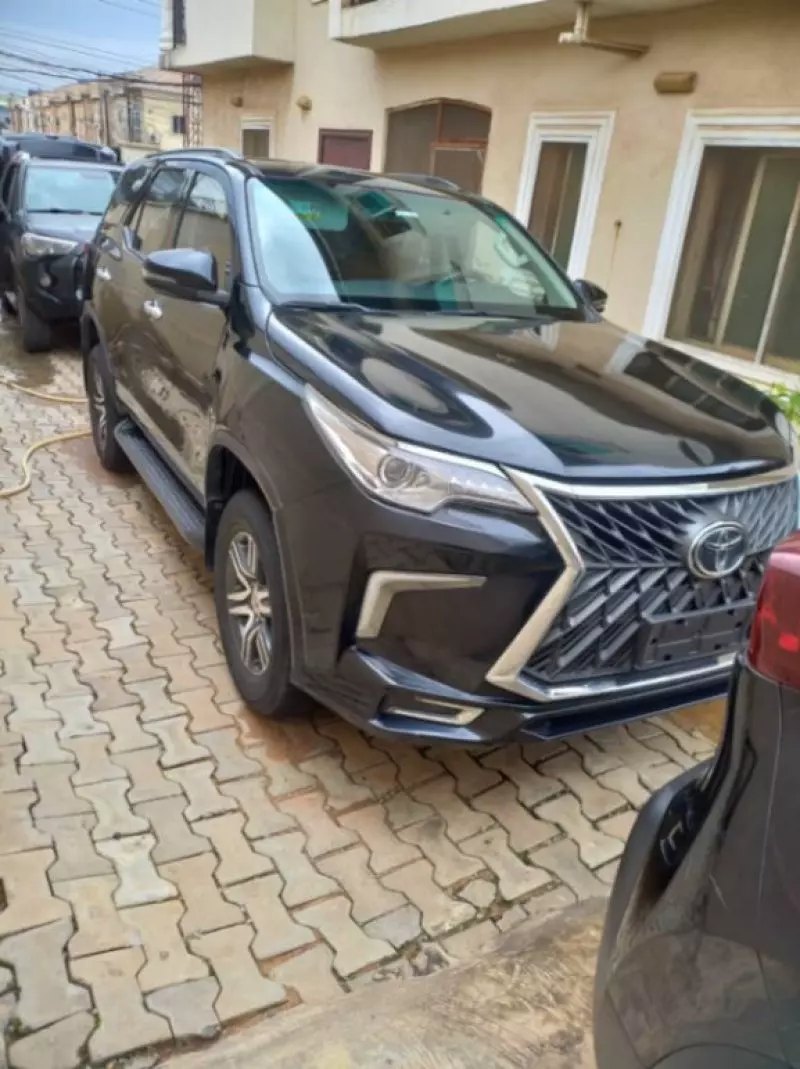 Toyota Fortuner   - 2021