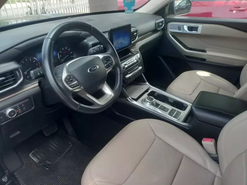 Ford Explorer   - 2022