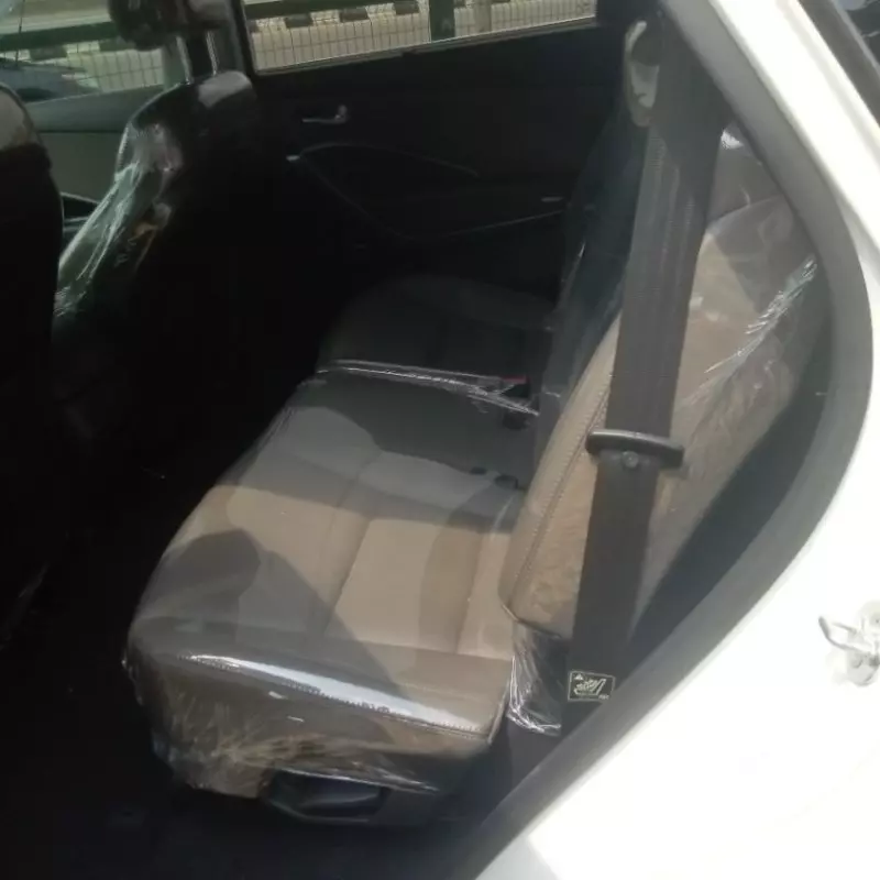 Hyundai Santa Fe   - 2015
