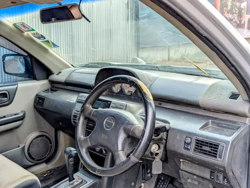 Nissan X-Trail   - 2001
