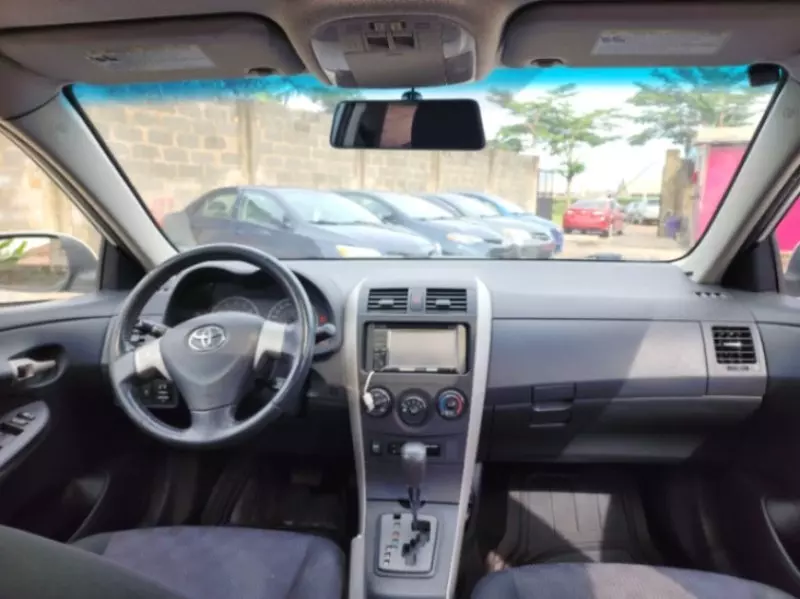 Toyota Corolla   - 2010
