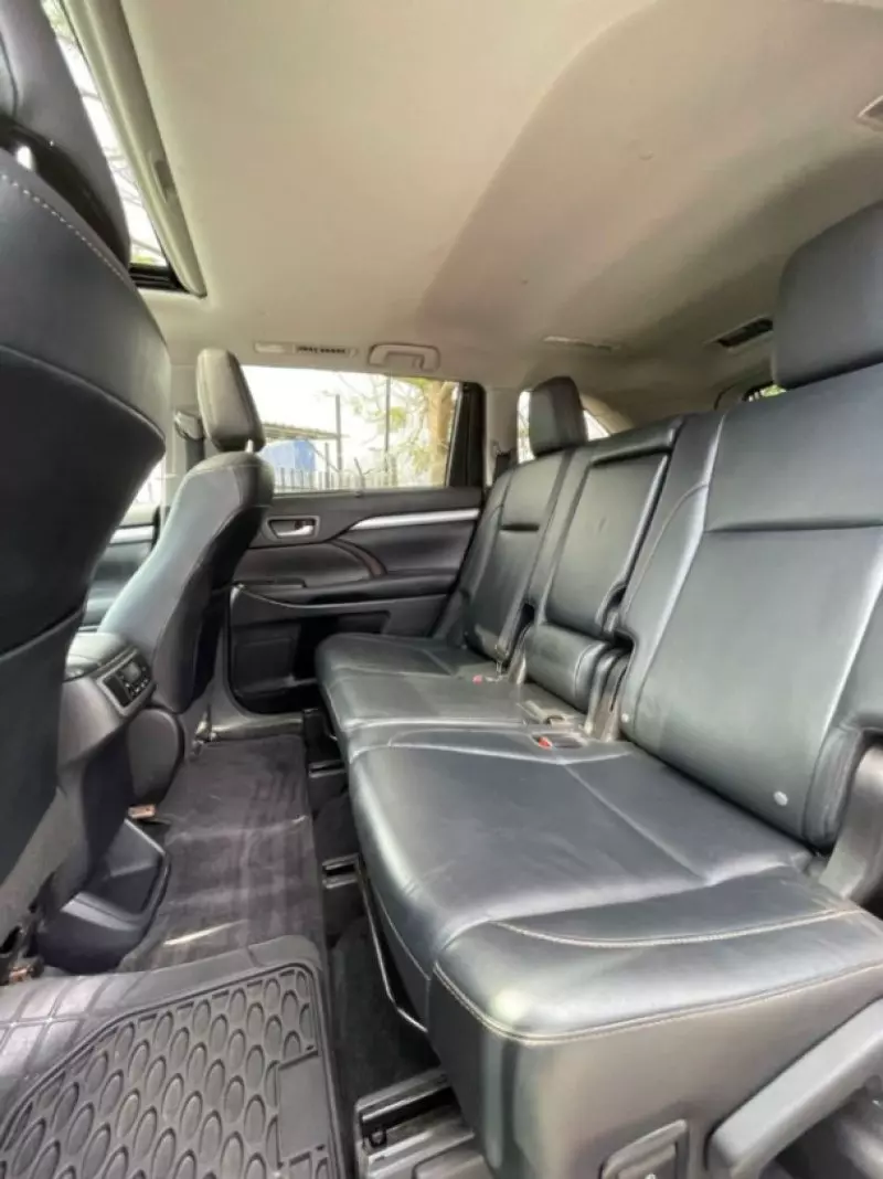 Toyota Highlander   - 2016
