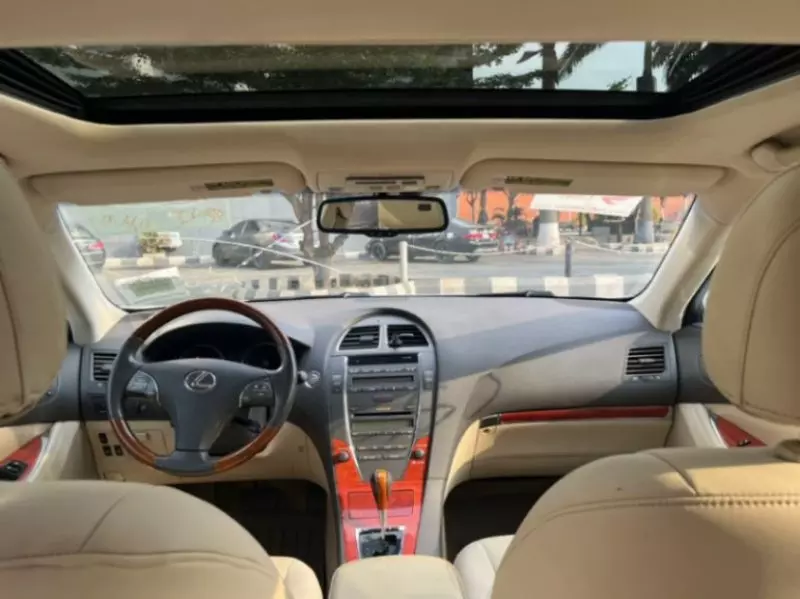 Lexus ES 350   - 2011