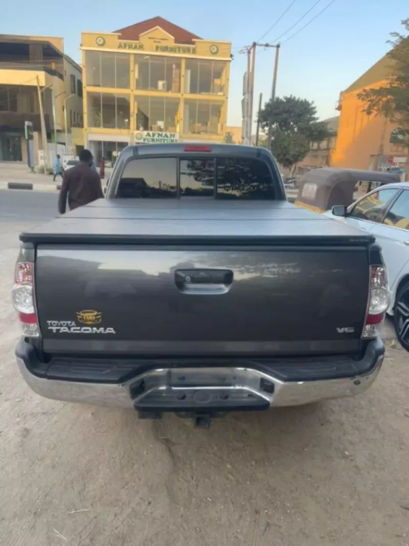 Toyota Tacoma   - 2013
