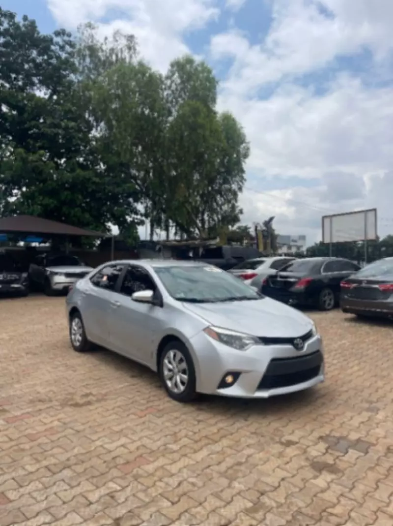 Toyota Corolla   - 2014
