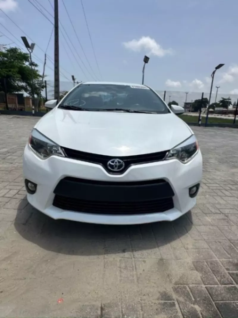 Toyota Corolla   - 2014