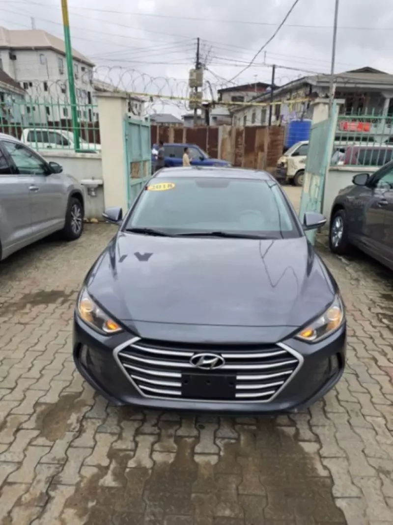 Hyundai Elantra   - 2018