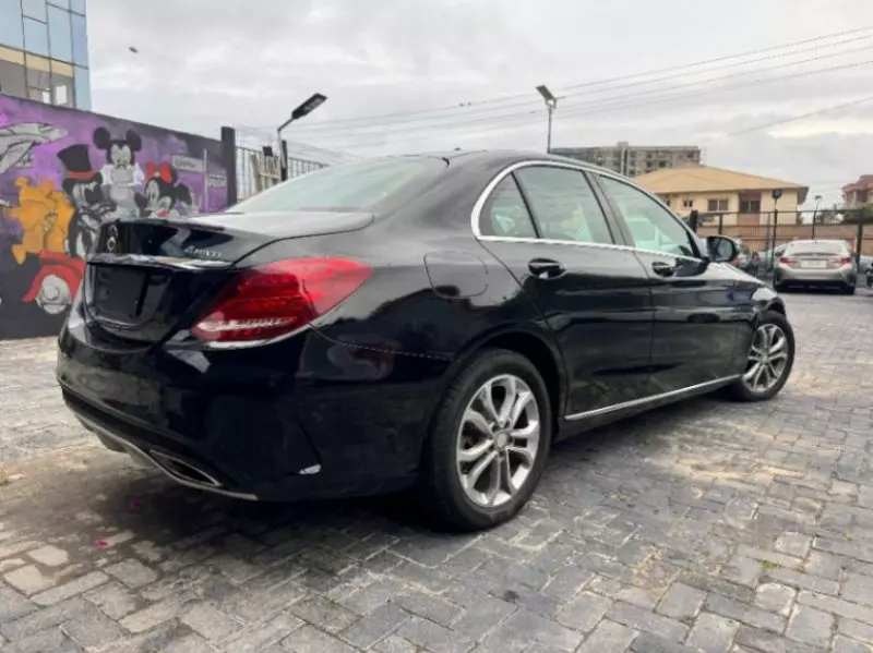 Mercedes-Benz C 300   - 2015