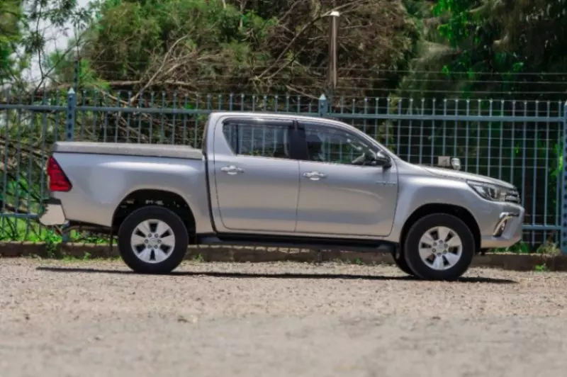Toyota Hilux   - 2018