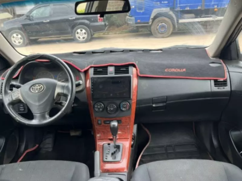 TOYOTA Corolla   - 2009