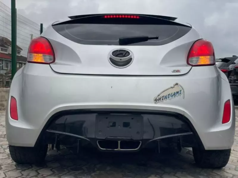 Hyundai Veloster   - 2012