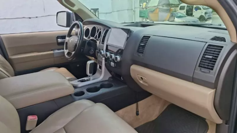 Toyota Sequoia   - 2009