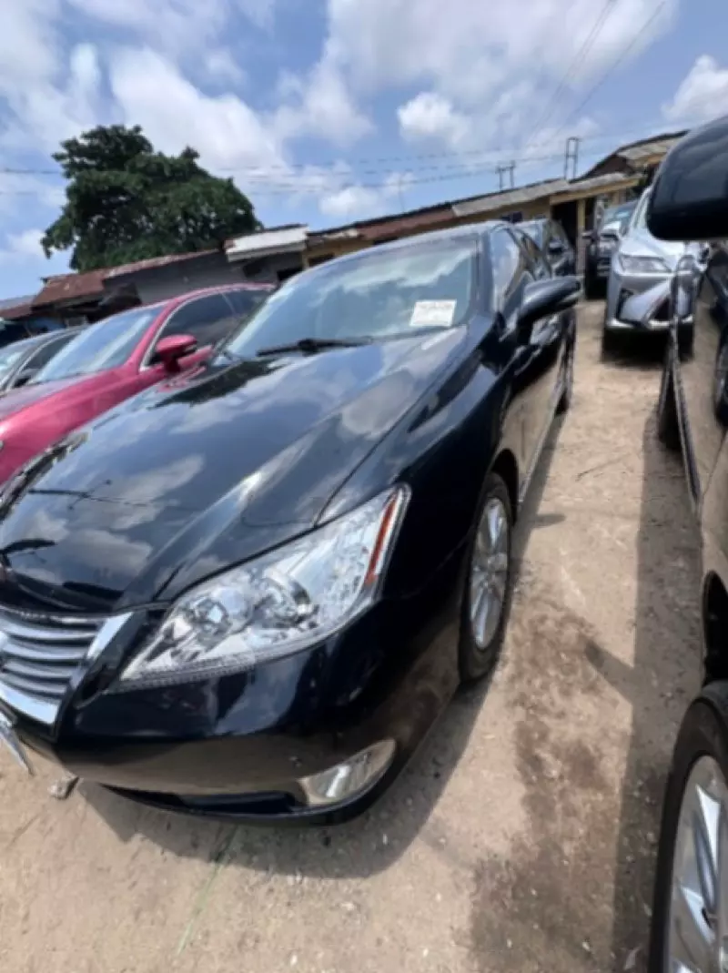 Lexus ES 350   - 2011