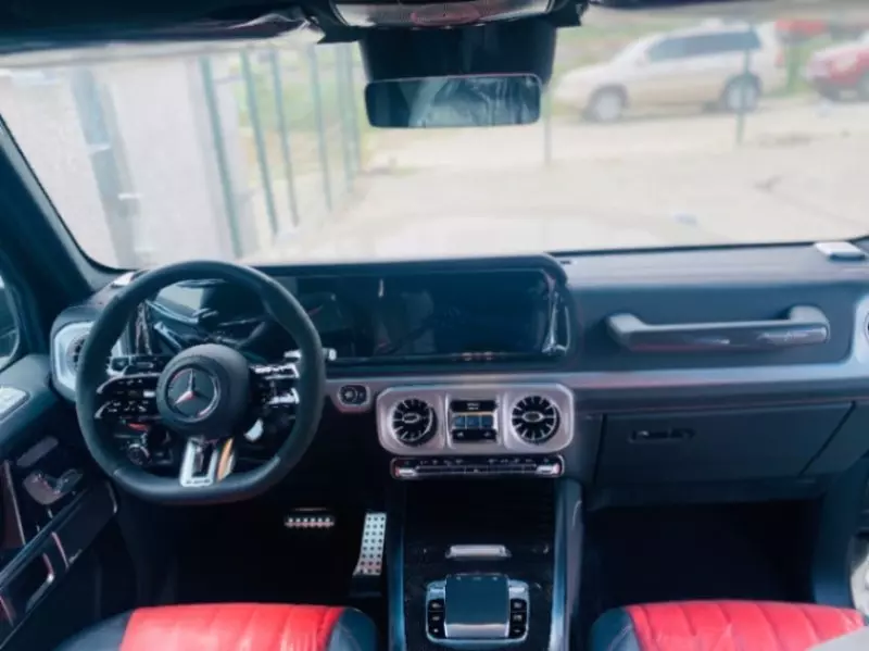 Mercedes-Benz G 63 AMG   - 2025