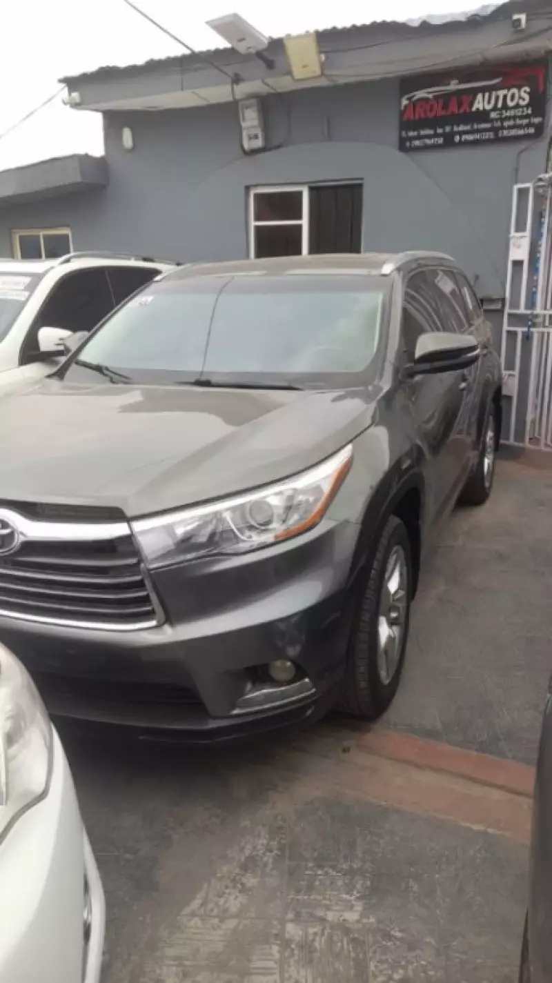 Toyota Highlander   - 2014