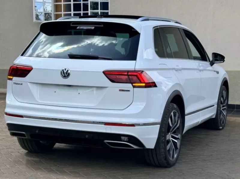 Volkswagen Tiguan   - 2019