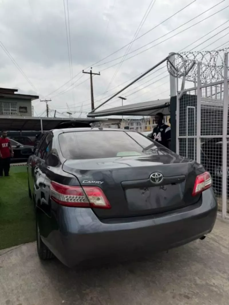 TOYOTA Camry - 2011