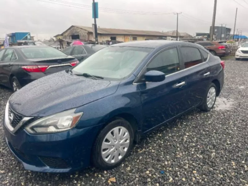 Nissan Sentra - 2017