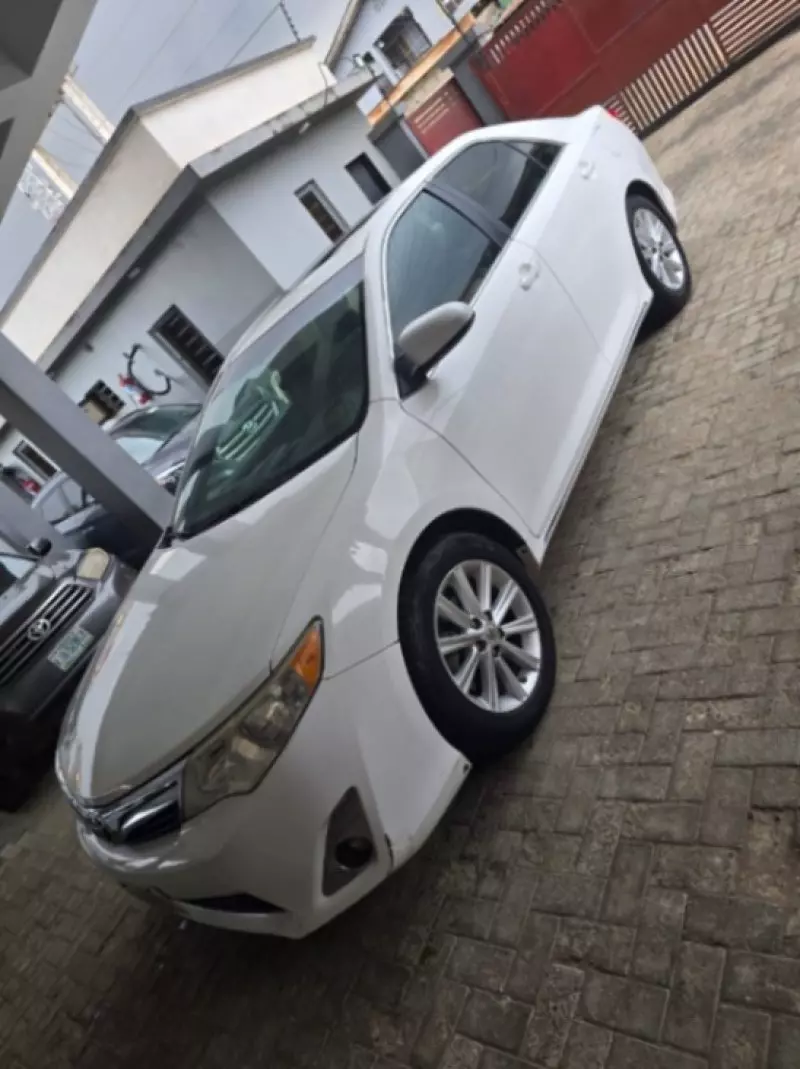 TOYOTA Camry   - 2012
