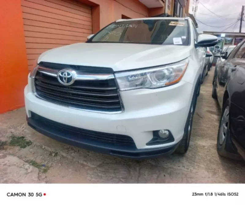 Toyota Highlander   - 2015