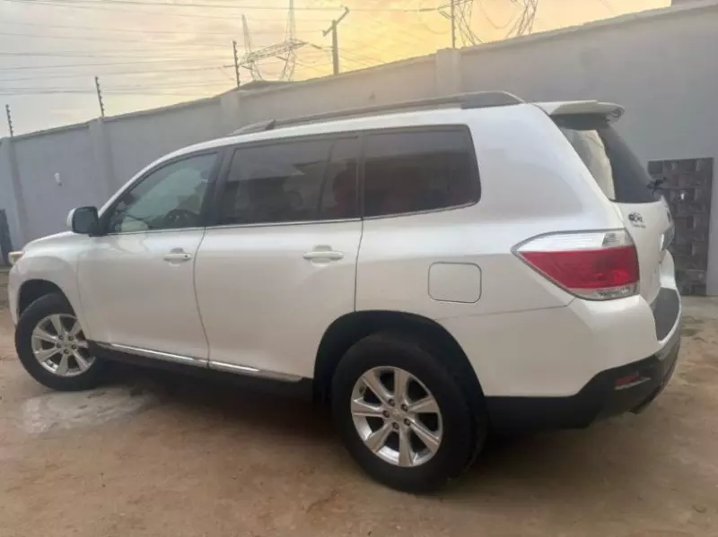 TOYOTA Highlander   - 2012