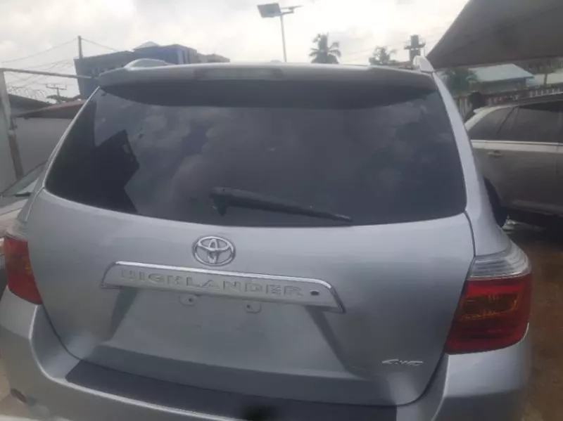 Toyota Highlander   - 2009