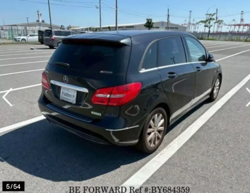 Mercedes-Benz B 180   - 2012