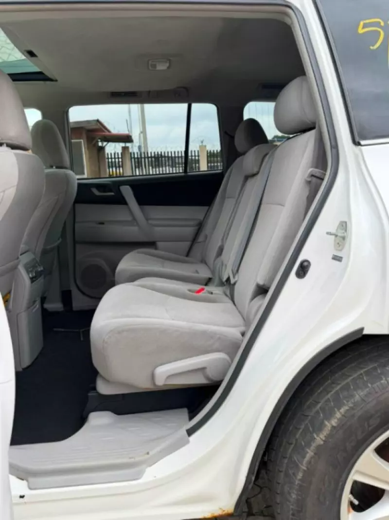 TOYOTA Highlander   - 2011