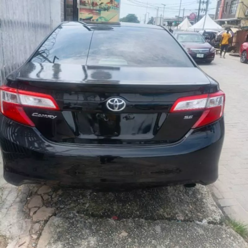 Toyota Camry - 2013